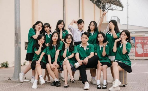 ao dong phuc lop 19